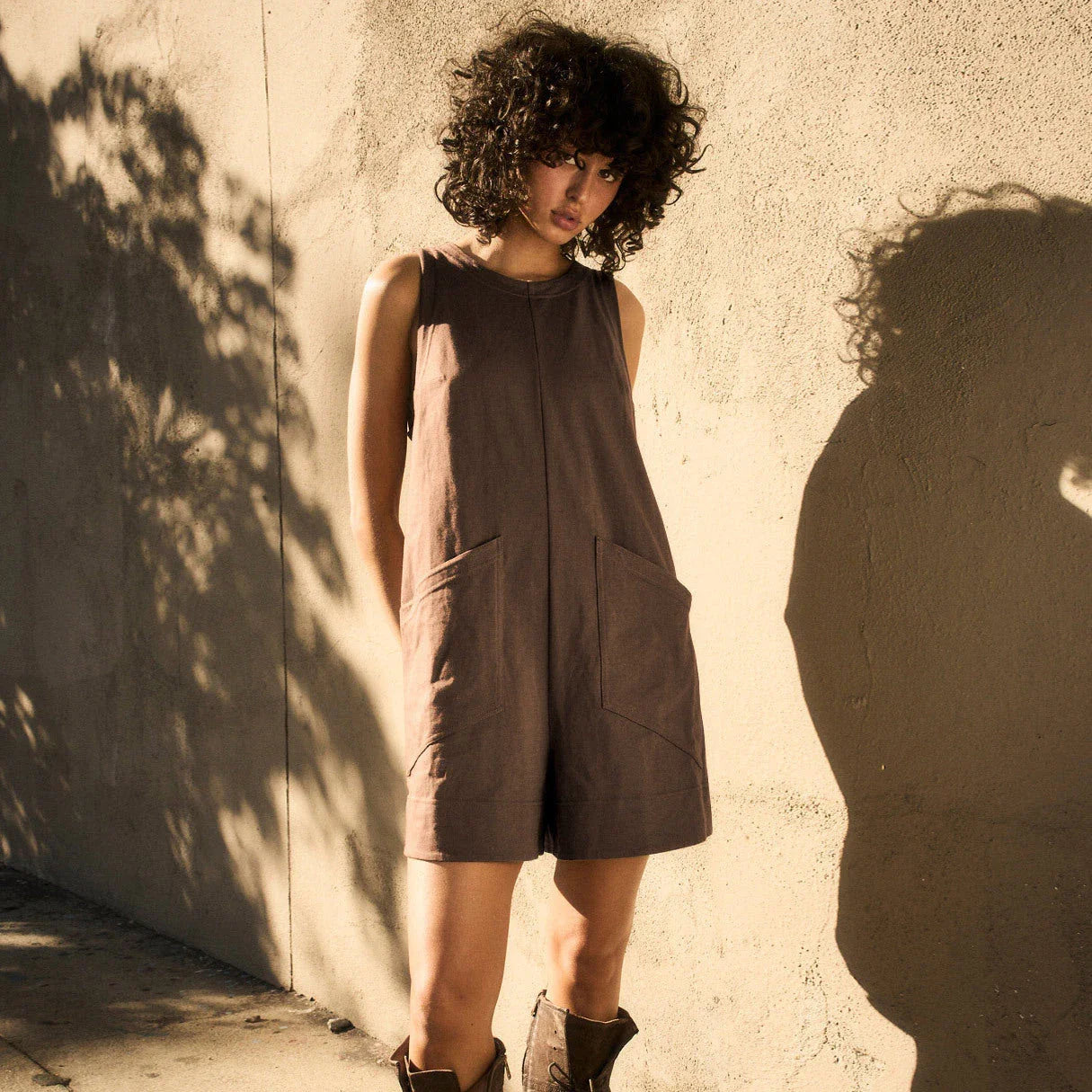 Stylish loose cargo jumpsuit with pockets in various colors, perfect for summer casual and beach wear