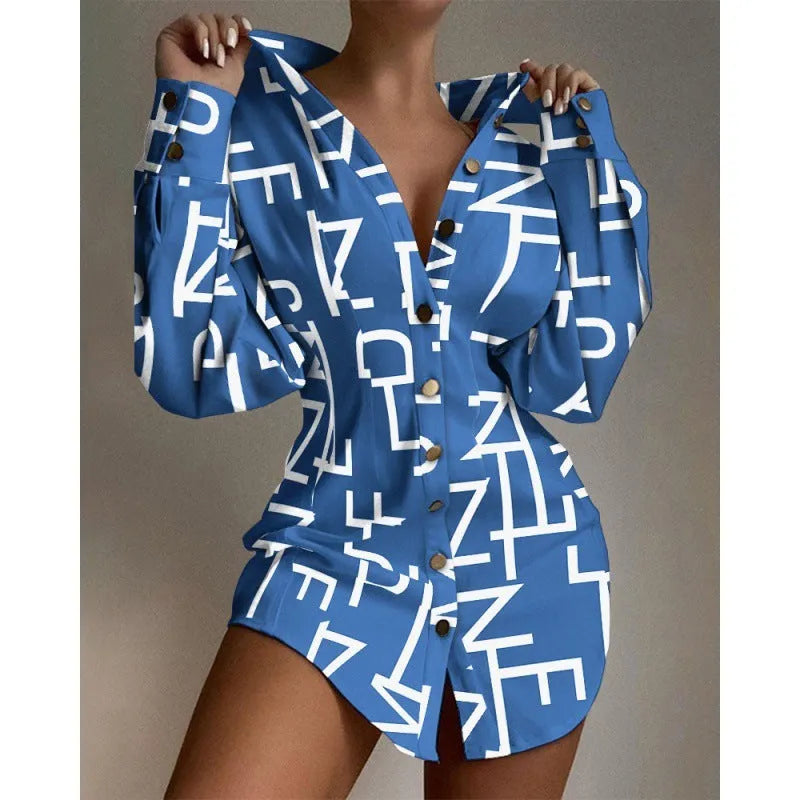 Women's art retro shirt in matel silk with a waist-controlled fastener decoration in blue.