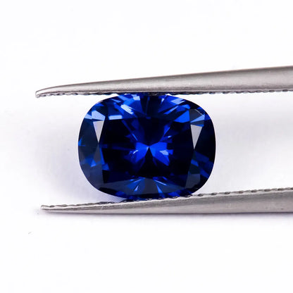 Royal blue love shaped tiara cultivate gemstone in multiple shapes and carat weights for jewellery making.