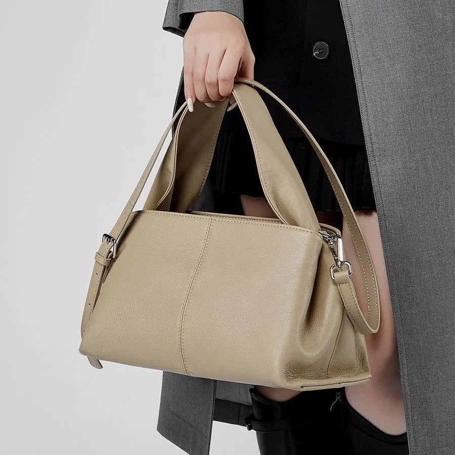 Women's genuine leather messenger bag in horizontal square shape with retro texture cowhide and shoulder straps