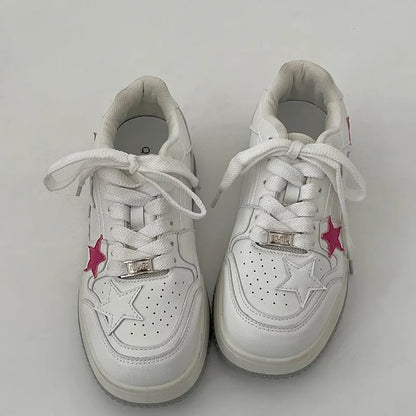 Women's Korean style low-top sneakers in black or white with PU upper, round toe, and front lace-up fastening, sizes 35-40