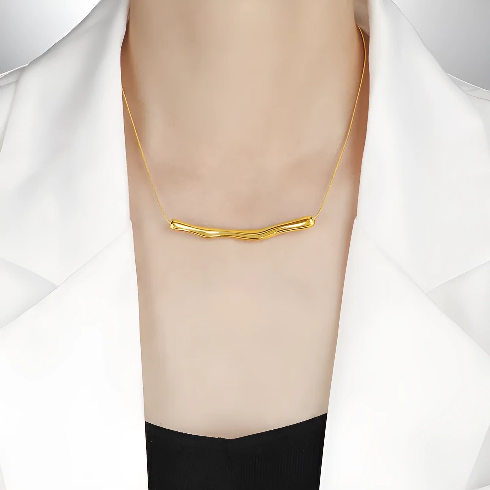 Women's titanium steel pleated necklace in gold or steel colour with irregular textured design