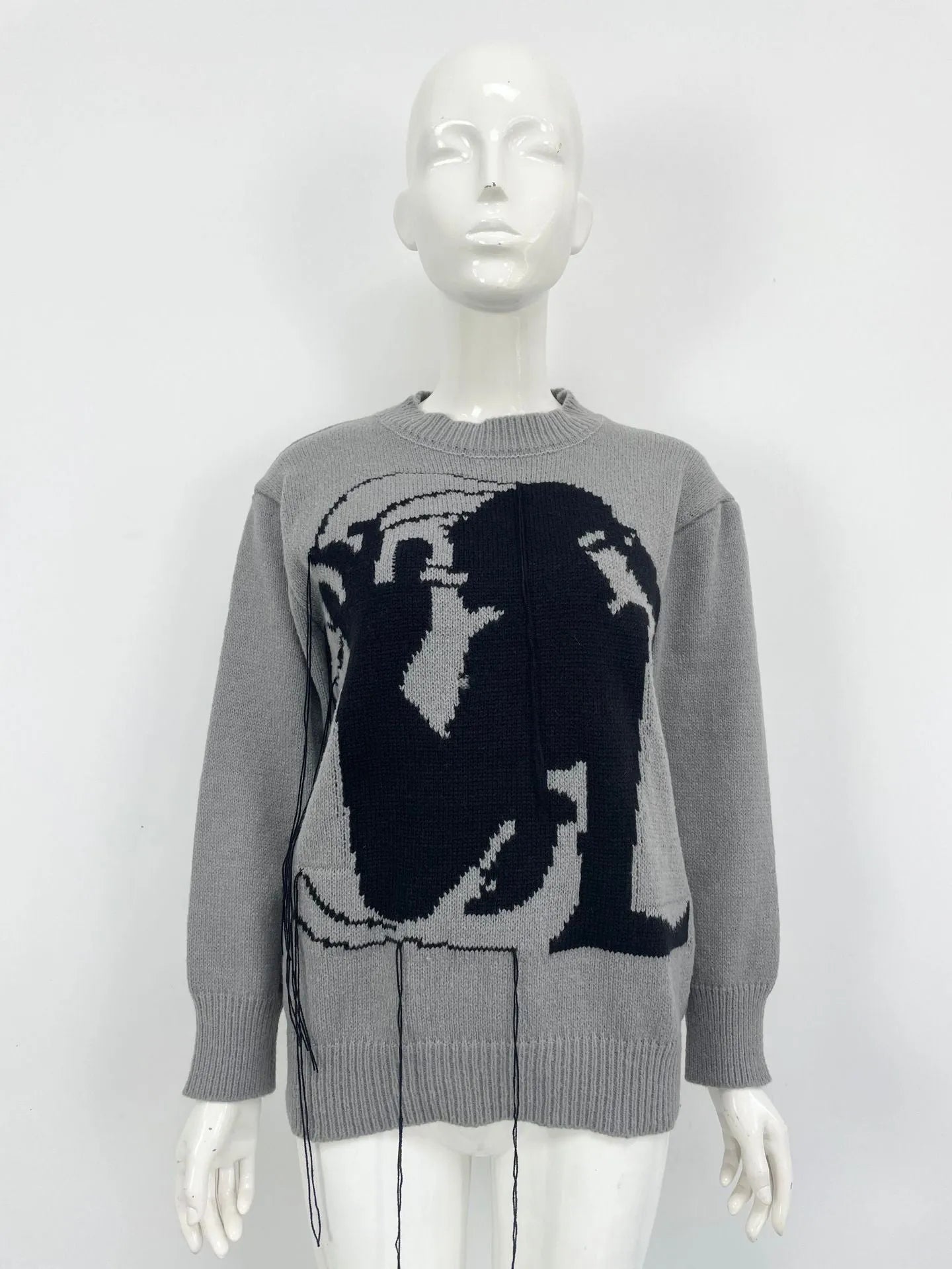 Women's alpaca wool sweater with abstract pattern tassel design in grey colour