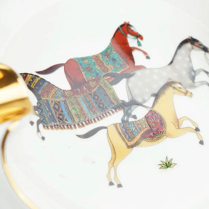 Handmade bone ceramic cigar ashtray with gold drawing finish, square 175mm size.