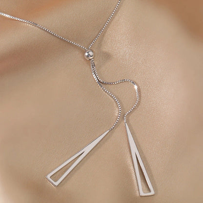 Adjustable sterling silver geometric triangle clavicle necklace for women with a modern design