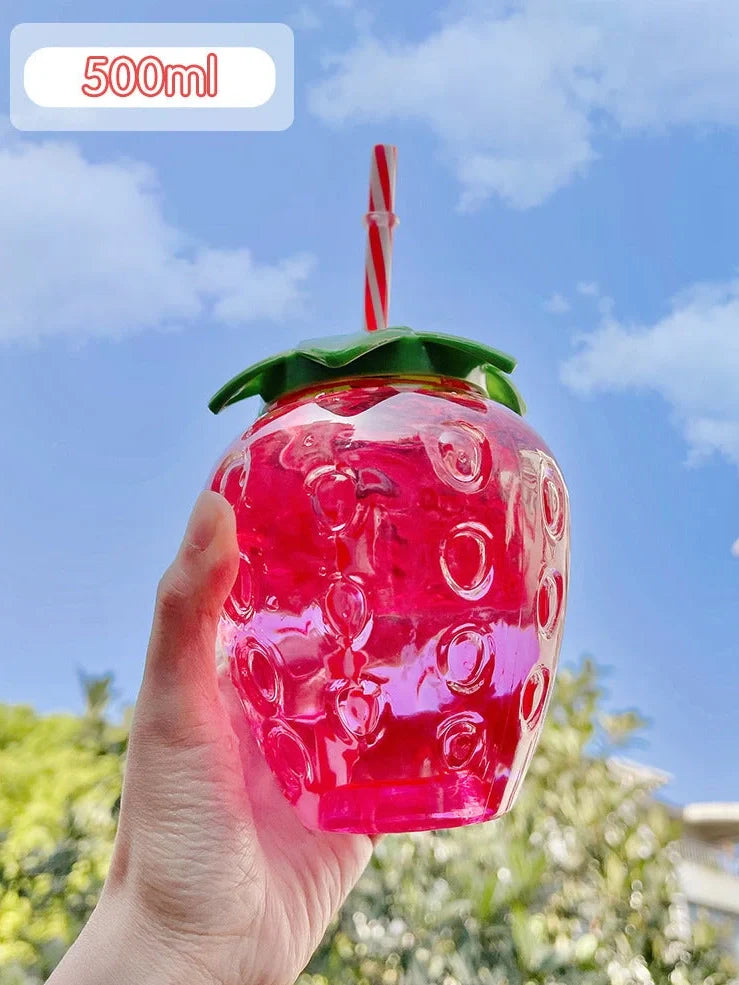 500ml strawberry-shaped water bottle with integrated straw, red with green leaf details