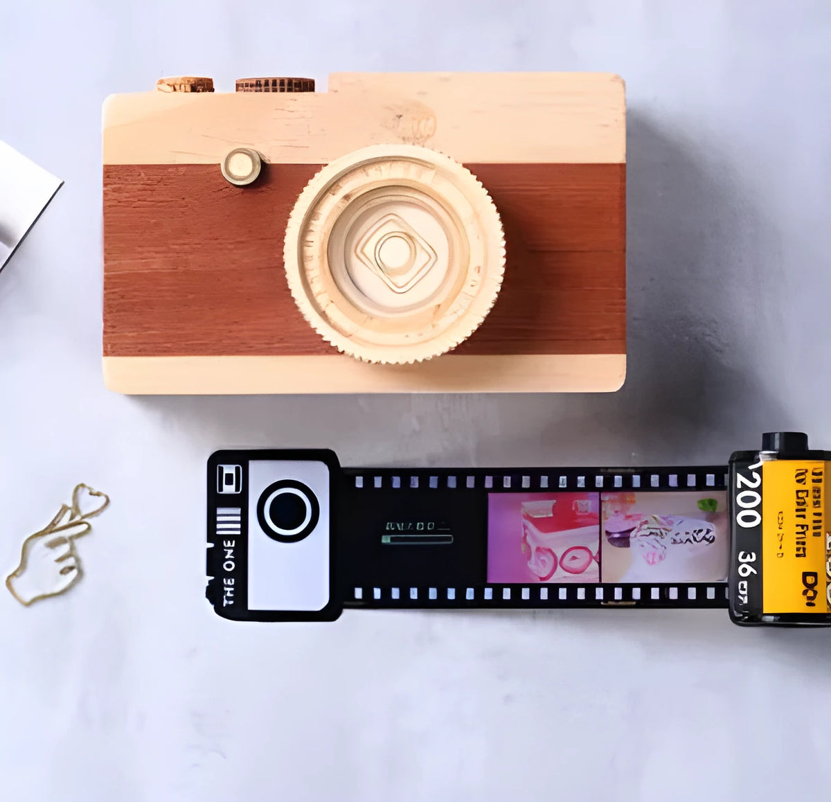Wooden memory colour film photo album box in Kodak yellow, pink, or peacock blue with matching tote bag.