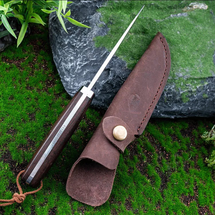 Portable Survival Knife with leather holster for outdoor defence