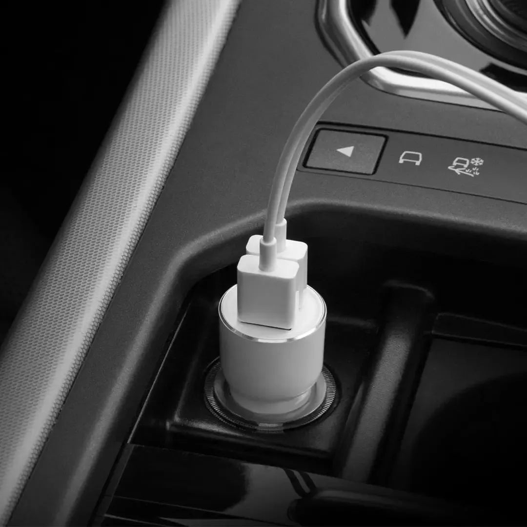 Black Ruimi 3S dual USB car charger for fast charging phones and tablets in vehicles