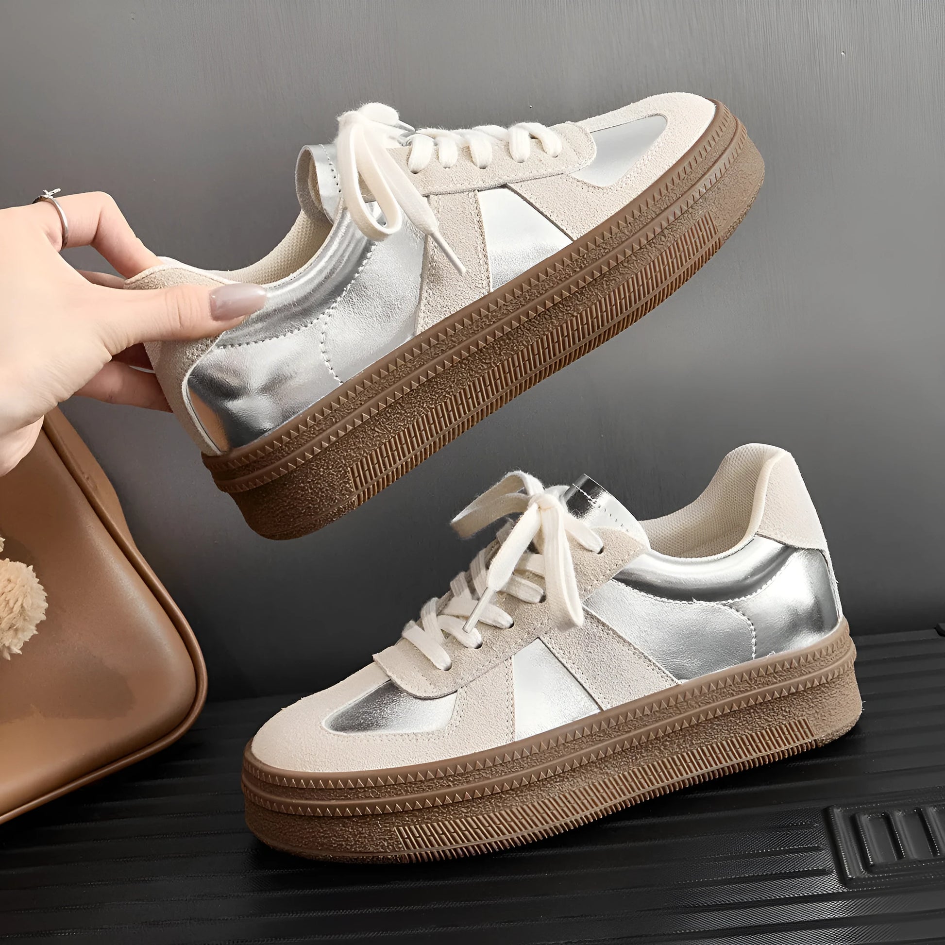 Retro round toe sports board shoes with cross shoulder straps in matte finish