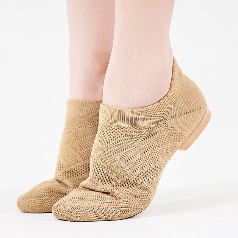 Camel-coloured Latin dance shoes with cotton mesh upper and leather soles for contemporary dance and yoga