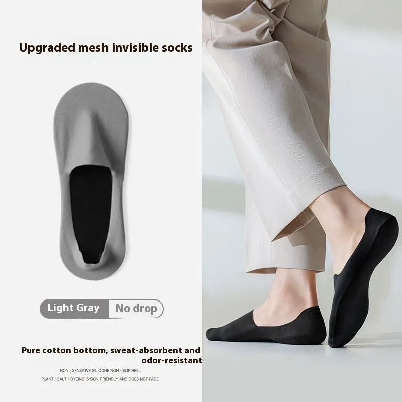 Men's solid colour cotton invisible boat socks laid flat, showing non-slip heel and low-cut design.