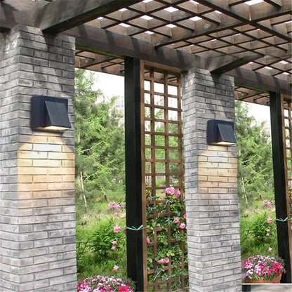 Black 5W waterproof LED wall lamp with glass lampshade, 80 x 80 x 60 mm, for courtyard wall or hotel room