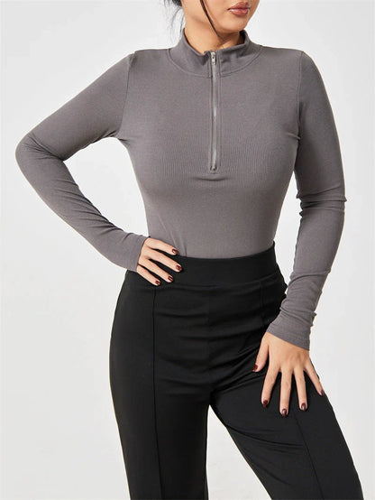 Slimming jumpsuit for women in various colors with seamless design and figure-flattering fit