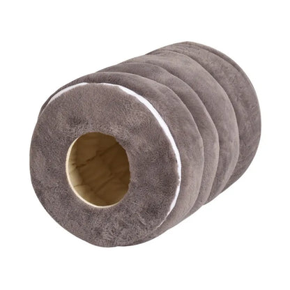 Camel-coloured cloth pet nest with soft rabbit fur lining, measuring 50x33 cm.