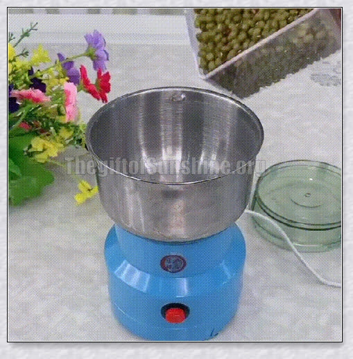 A sleek and modern multifunctional smash machine made of premium stainless steel for effortless grinding and versatile culinary applications.