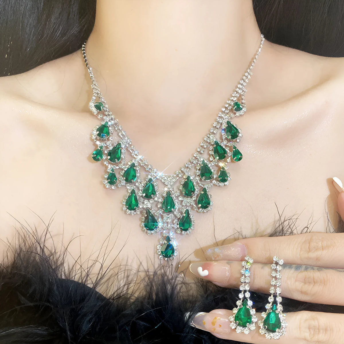 Rhinestone drop tassel necklace set with emerald alloy pendant and 51-80cm clavicle chain