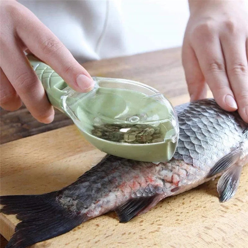 Fish-shaped scaler tool with cover to prevent scale splashing during fish cleaning