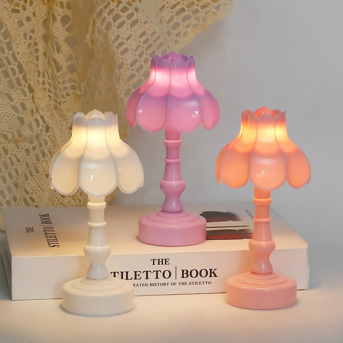 Retro pagoda geometric design night lamp with built-in battery in light purple colour