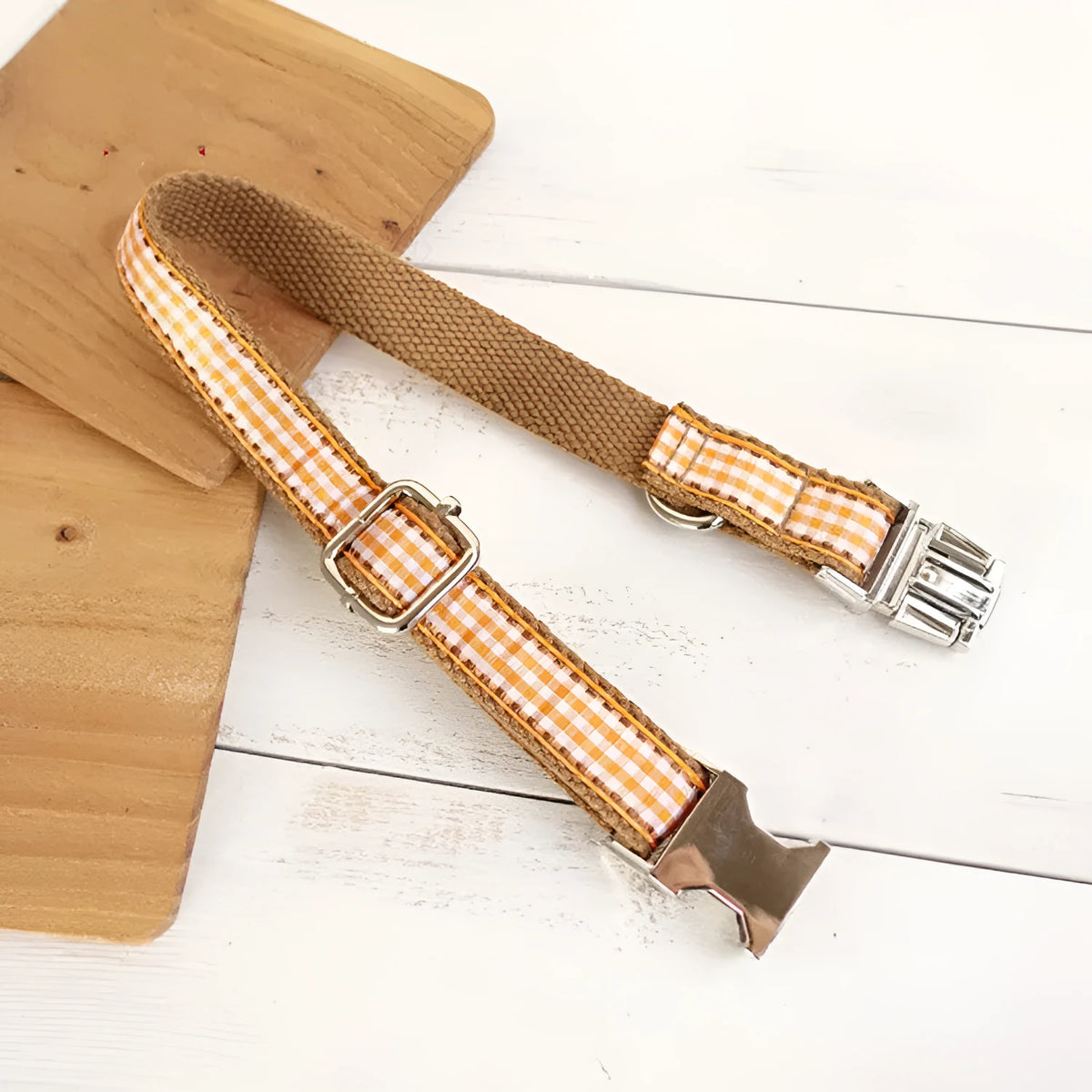 Small brown plaid dog collar in polyester, British style check pattern, available in sizes XS to XL