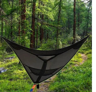 Versatile 3-person outdoor hammock with innovative 3-point anchor system for maximum comfort and stability