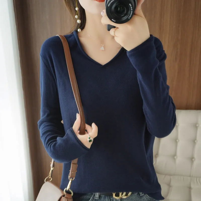 Women's V-neck long sleeve knitwear top in elegant style with non-ironing feature
