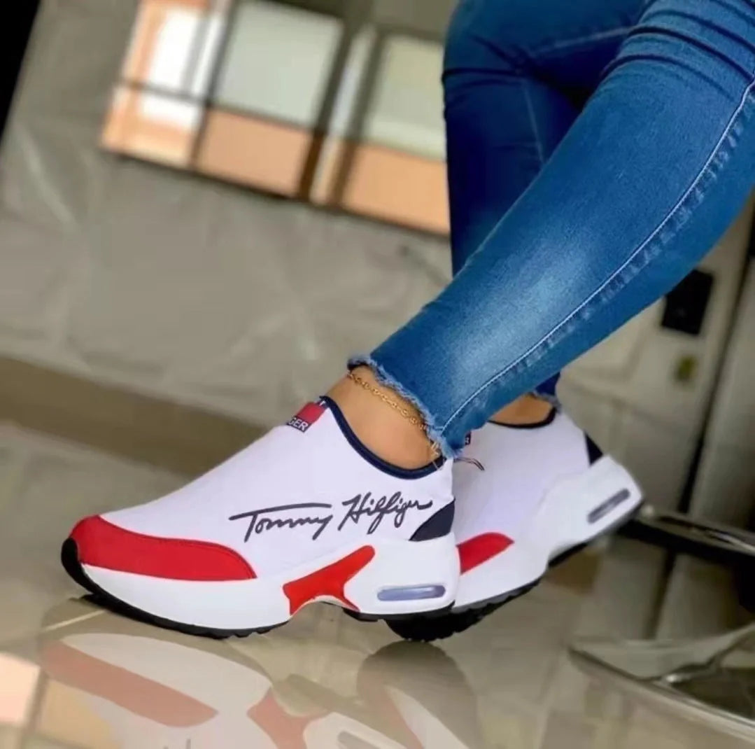 Women's slip-on sneakers with air cushion and mid heel in white, red, black, navy blue