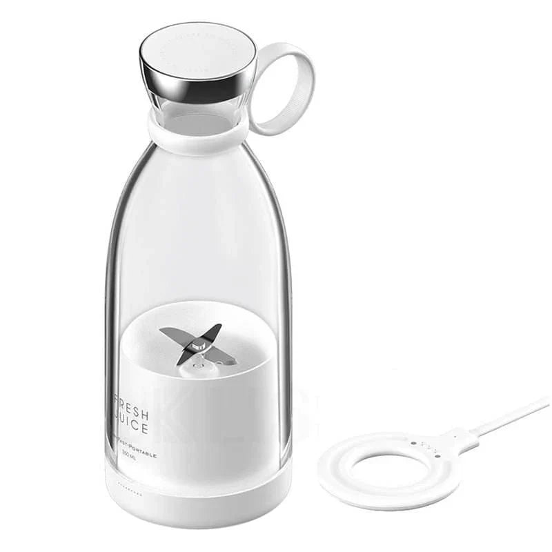 Compact USB-Charged Blender with TRITAN material and stainless steel blades for smooth, on-the-go blending