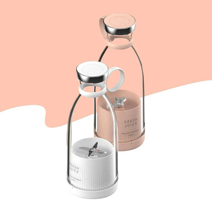 Compact USB-Charged Blender with TRITAN material and stainless steel blades for smooth, on-the-go blending
