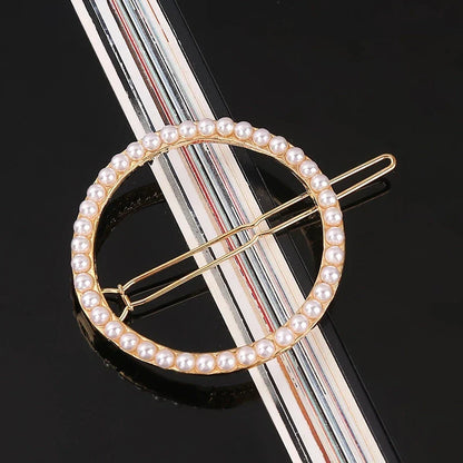 Elegant pearl and geometric hairpins in silver round design, perfect for adding sophistication to hairstyles