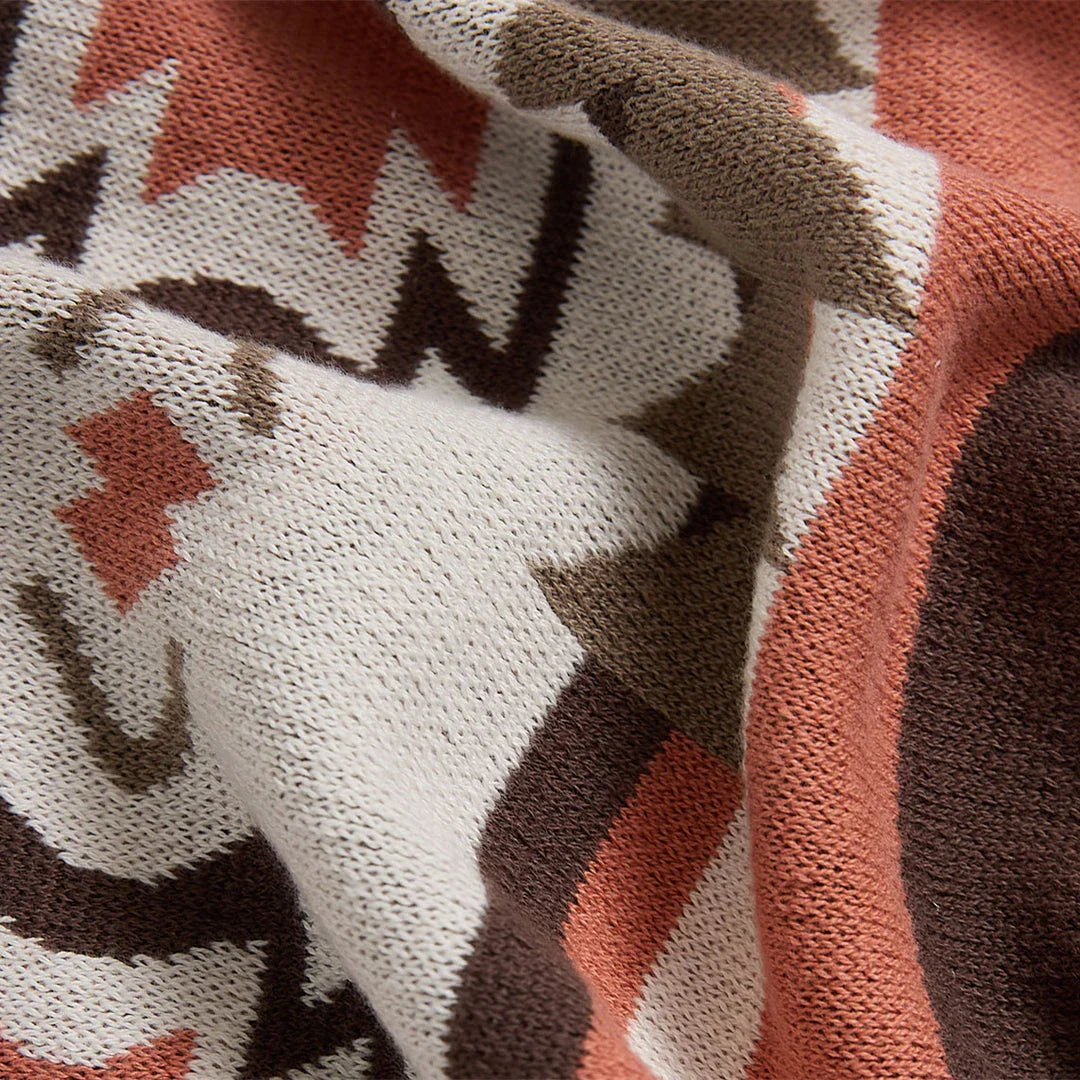 Cosy 100% cotton throw blanket with a scenic design of an elk in a mountain forest reflected in calm waters