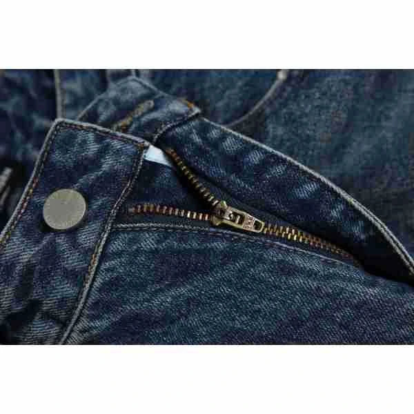 Autumn New Retro Loose Jeans in dark blue, featuring a tapered leg design and unique printing techniques for a vintage-inspired look.