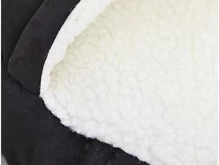 A cosy and stylish cat litter with a detachable and washable design, perfect for keeping your feline friend comfortable during the winter months.