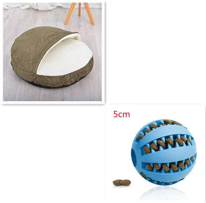 A cosy and stylish cat litter with a detachable and washable design, perfect for keeping your feline friend comfortable during the winter months.