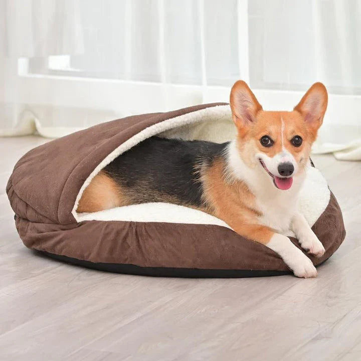 A cosy and stylish cat litter with a detachable and washable design, perfect for keeping your feline friend comfortable during the winter months.
