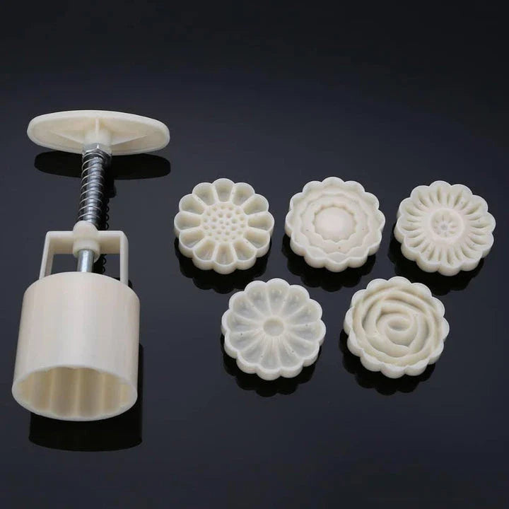 A set of 7 premium food-grade plastic cake moulds in the shape of elegant 3D roses, perfect for creating stunning floral baked treats at home.