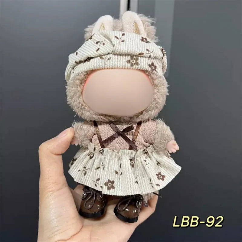 Plastic doll costume for 17cm vinyl figurine with multiple style options and measurement specifications