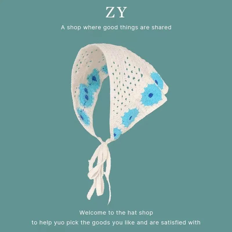 French retro triangle shawl in floral pattern, 100% cotton, 120cm sides for headscarf or neck wrap