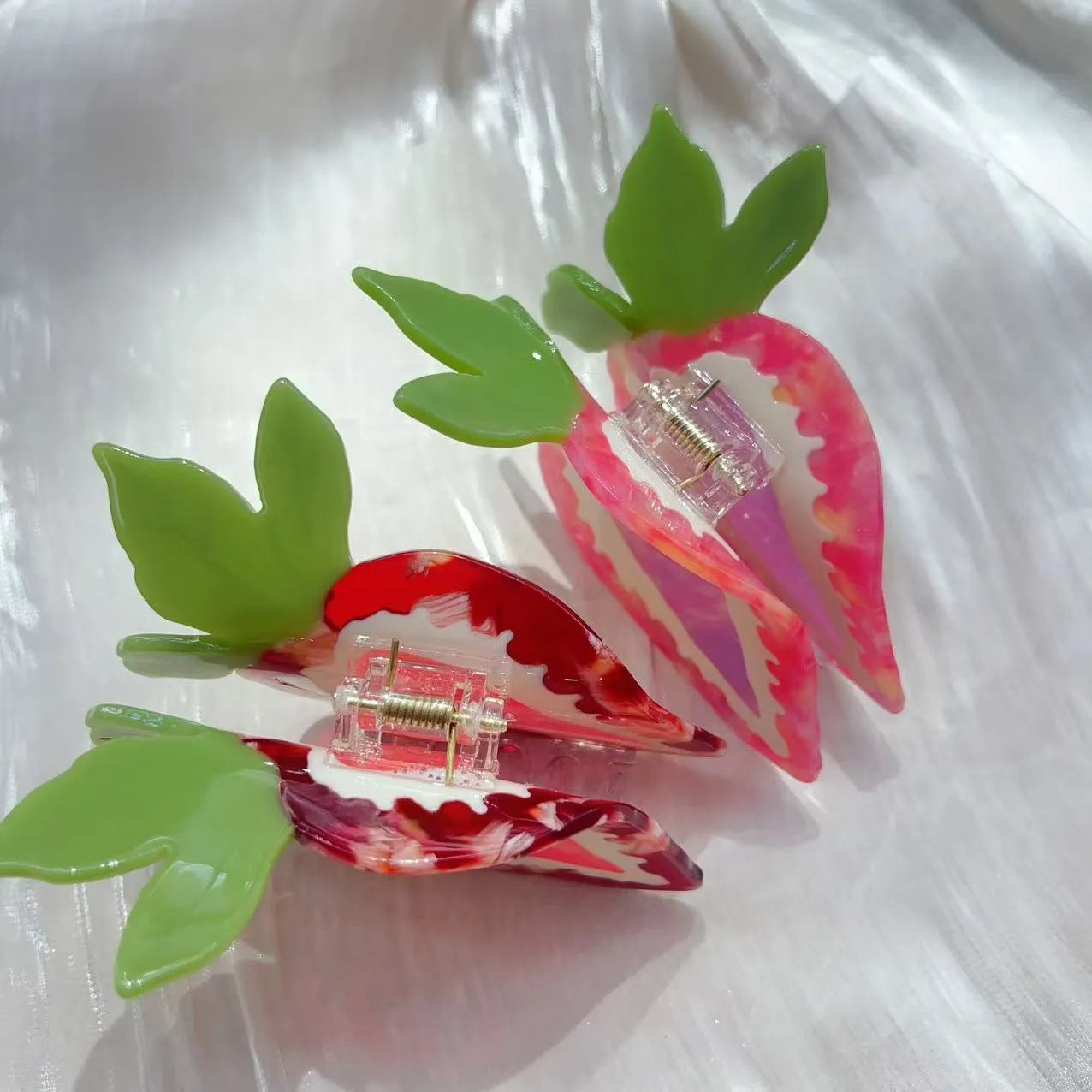 Handmade strawberry hairpin in red or pink colour, pastoral-style design for female users