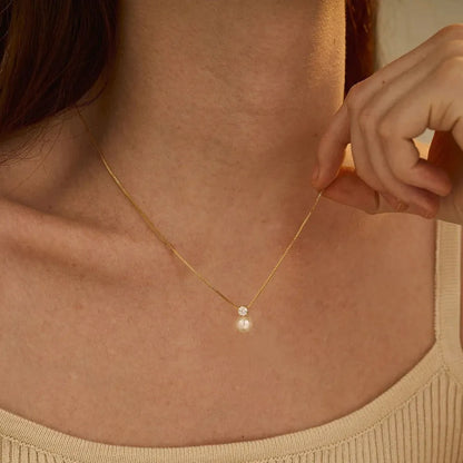 Women's stainless steel necklace with pearl zircon pendant in gold or steel colour options