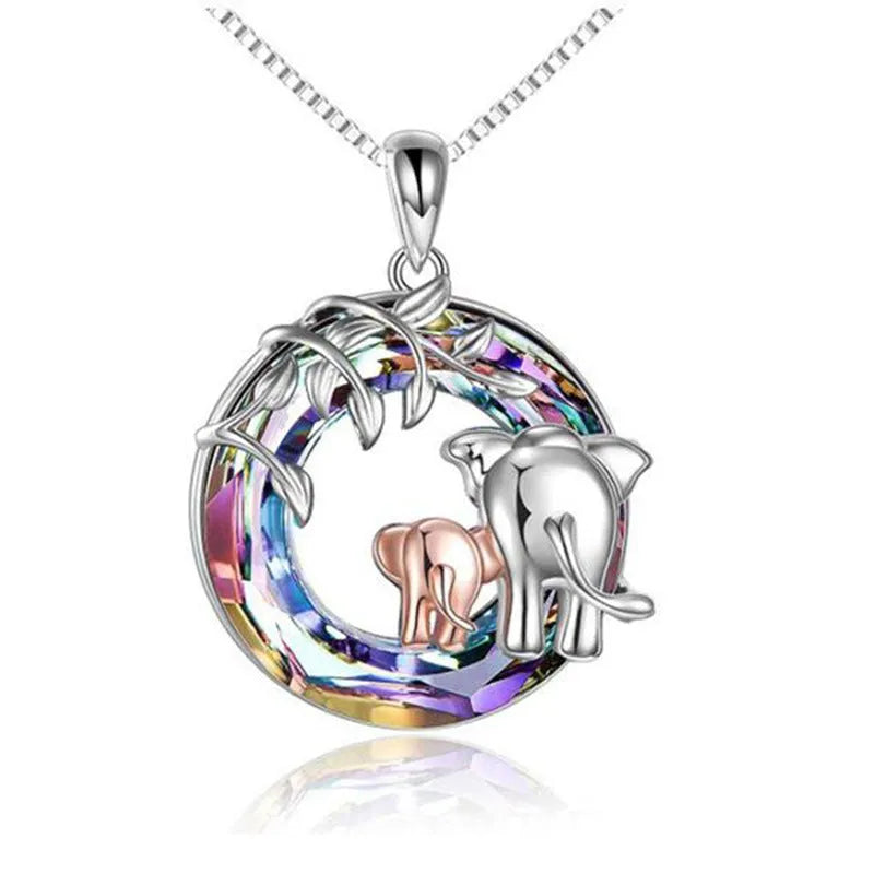 Platinum colour women's necklace with animal-shaped geometric diamond pendant featuring Saturn decoration on adjustable chain