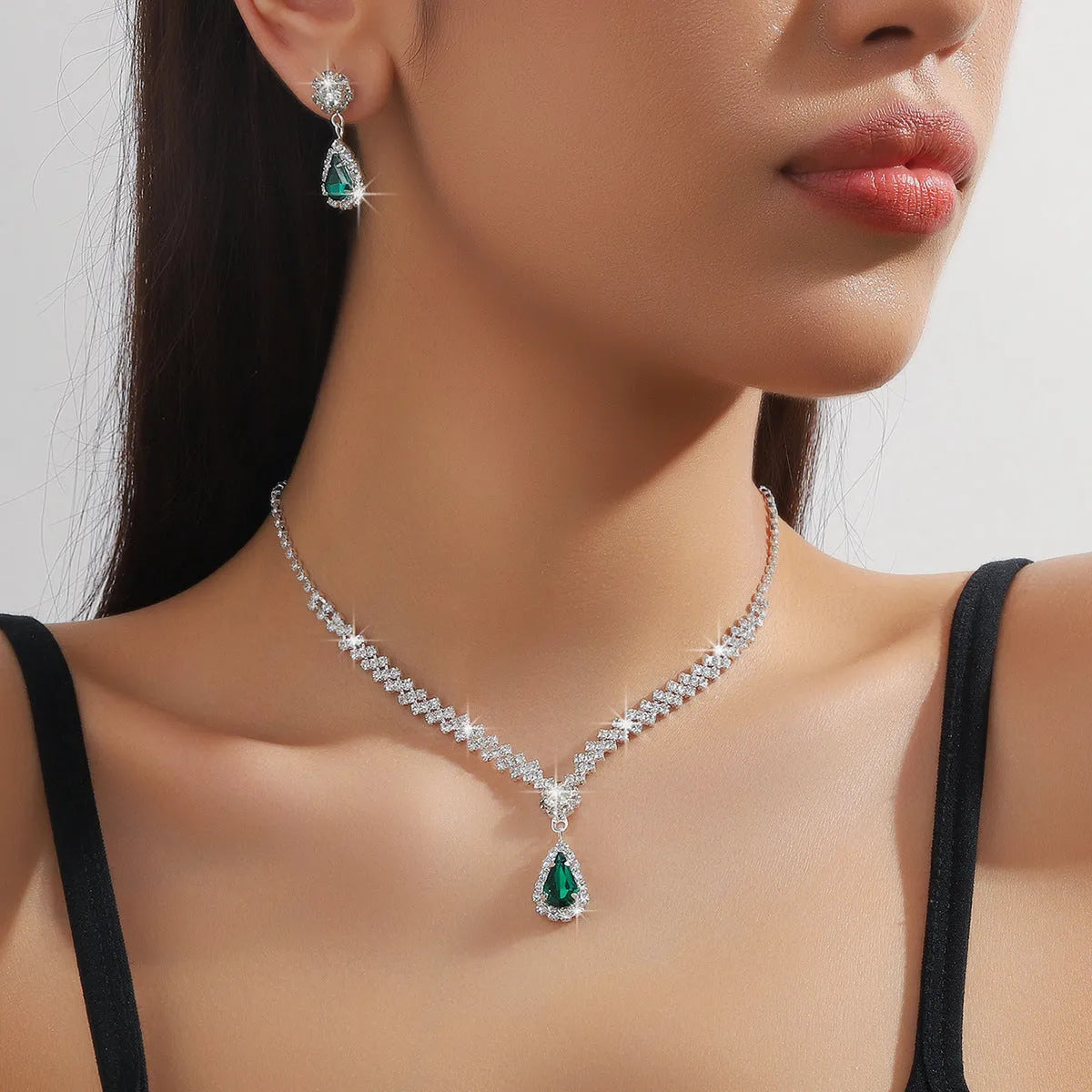 Rhinestone water drop shaped claw chain necklace and earrings jewellery set in selected colour