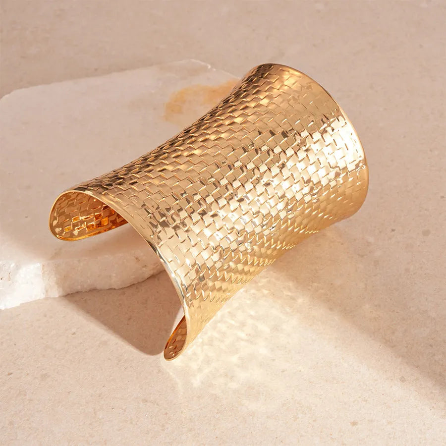 Women's vintage exaggerated oval metal bracelet in gold or silver tone, showing large 6.5 x 9.7 cm dimensions.