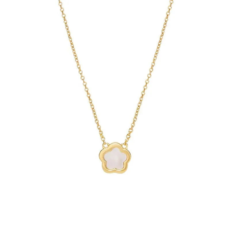 White mother-of-pearl shell flower necklace with gold or silver chain