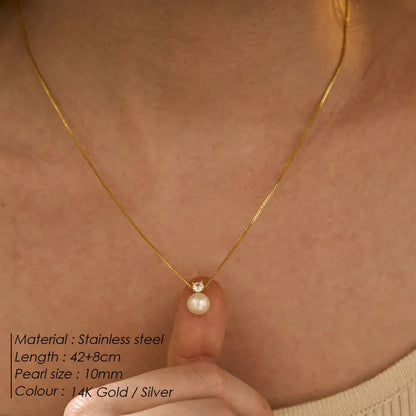 Women's stainless steel necklace with pearl zircon pendant in gold or steel colour options
