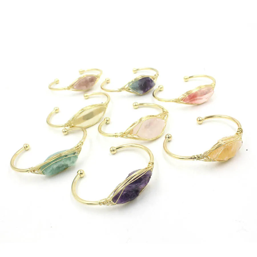 Natural raw gemstone crystal bracelet with 8mm ethnic beads and simple clasp in amethyst colour