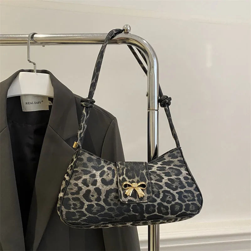 Large capacity casual women's handbag in PU leather with sandwich pocket, shown in khaki colour