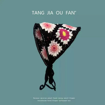 French retro triangle shawl in floral pattern, 100% cotton, 120cm sides for headscarf or neck wrap