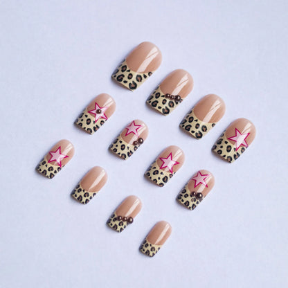 Leopard print French false nails with five-pointed star and pearl diamond accessories in retro European style