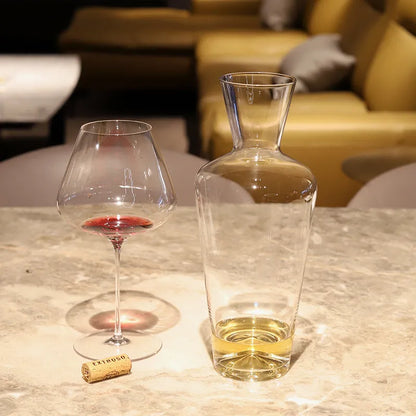 Crystal glass wine decanter with liquor divider for red wine serving